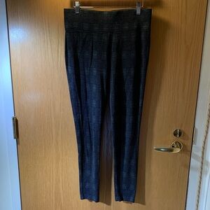 Tahari Black /Purple Plaid Leggings -Size M